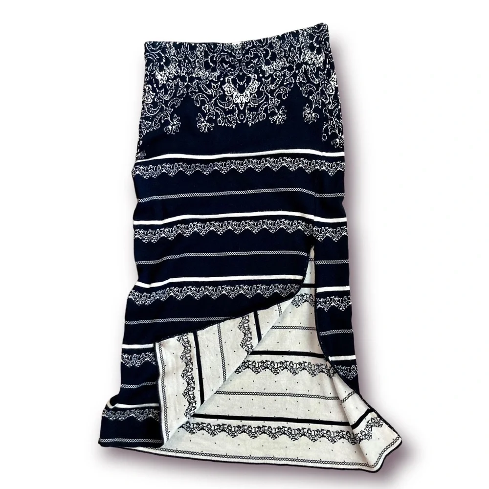 Free People Women’s black & cream boho print knit sweater pull-on pencil skirt